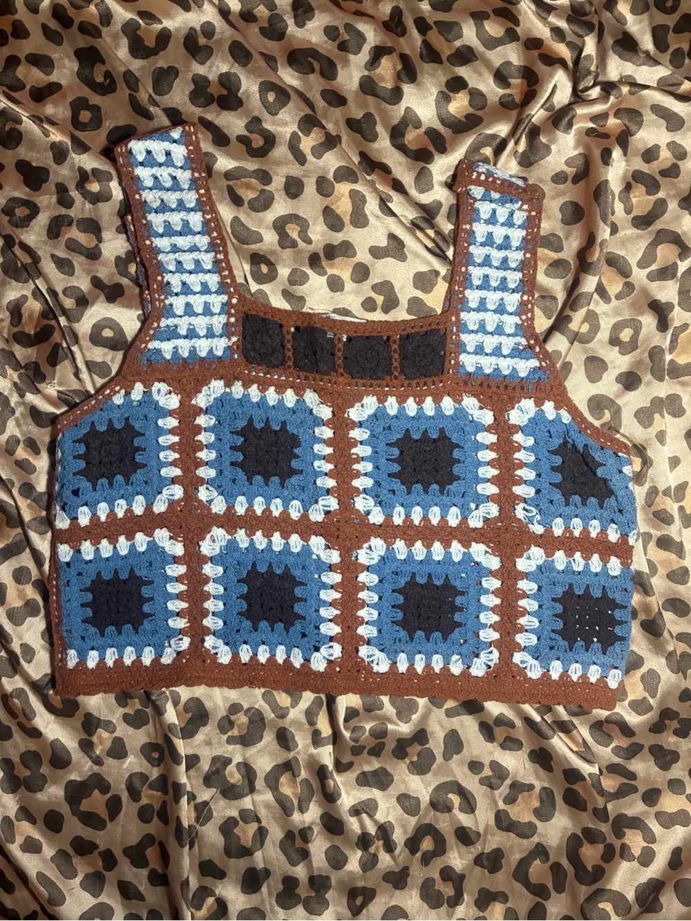 ⭒ adorable ultra pink blue and brown knitted crop top